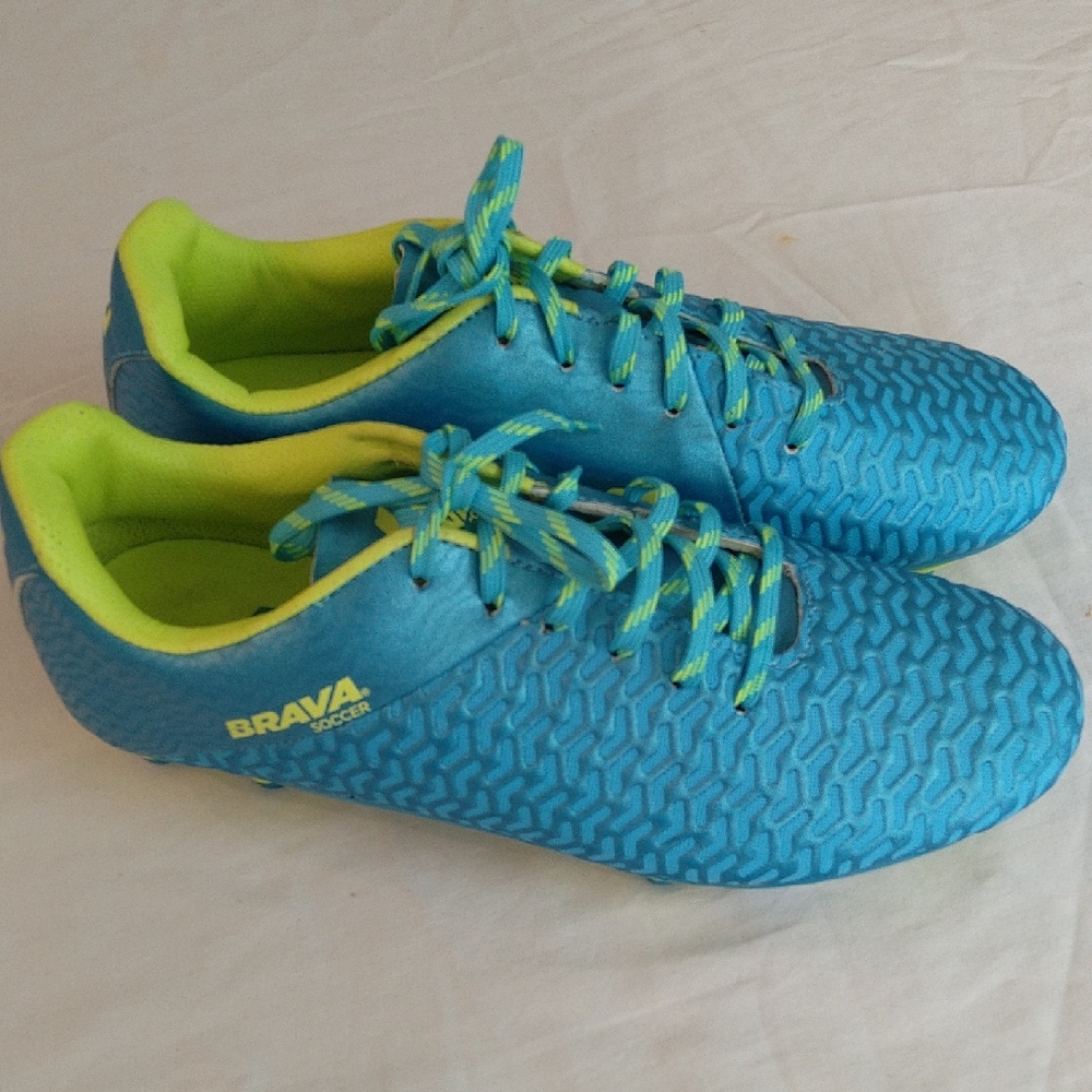 Brava Women's Size 8.5 Blue Lime Green Sweeper Soccer Cleats Shoes  Athletic